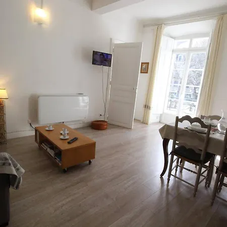 Apartment T2 Lumineux Centre Luchon, 4 Pers, Parking, Proche Thermes & Telecabine - Fr-1-313-230 *