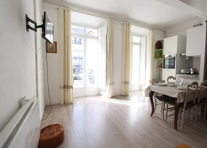 T2 Lumineux Centre Luchon, 4 Pers, Parking, Proche Thermes & Telecabine - Fr-1-313-230 アパート